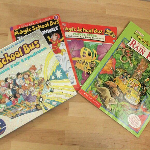 Set of 4 Magic School Bus Children's Books: Vintage Included - Picture 1 of 2